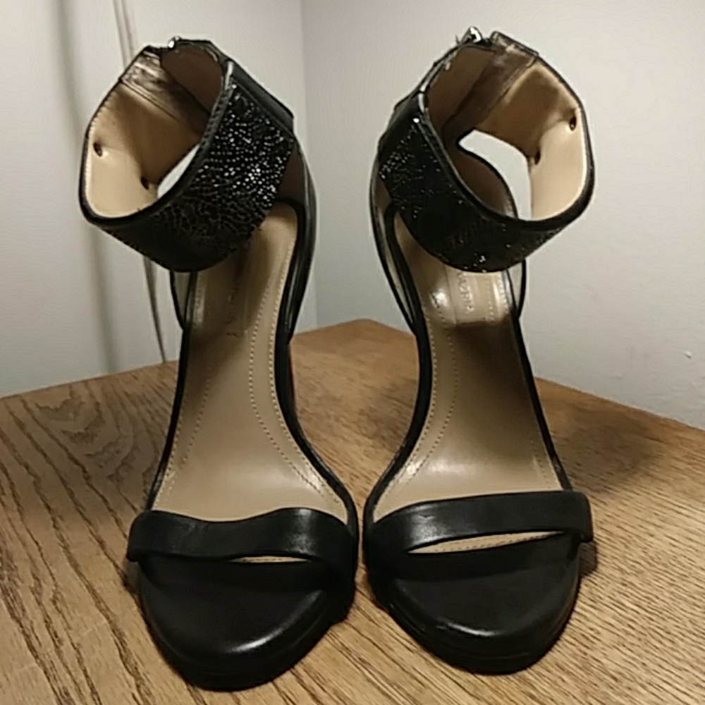 BCBG MAXAZRIA hankle galucha style High heels